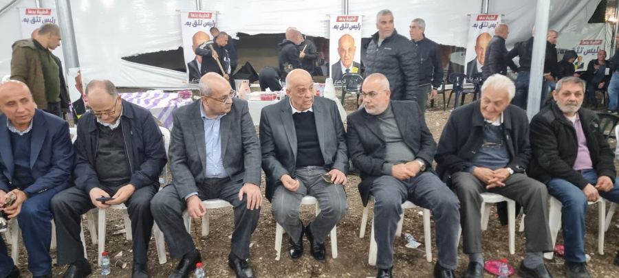الطيبي والوفد المرافق يباركون ليحيى رئاسة البلدية 